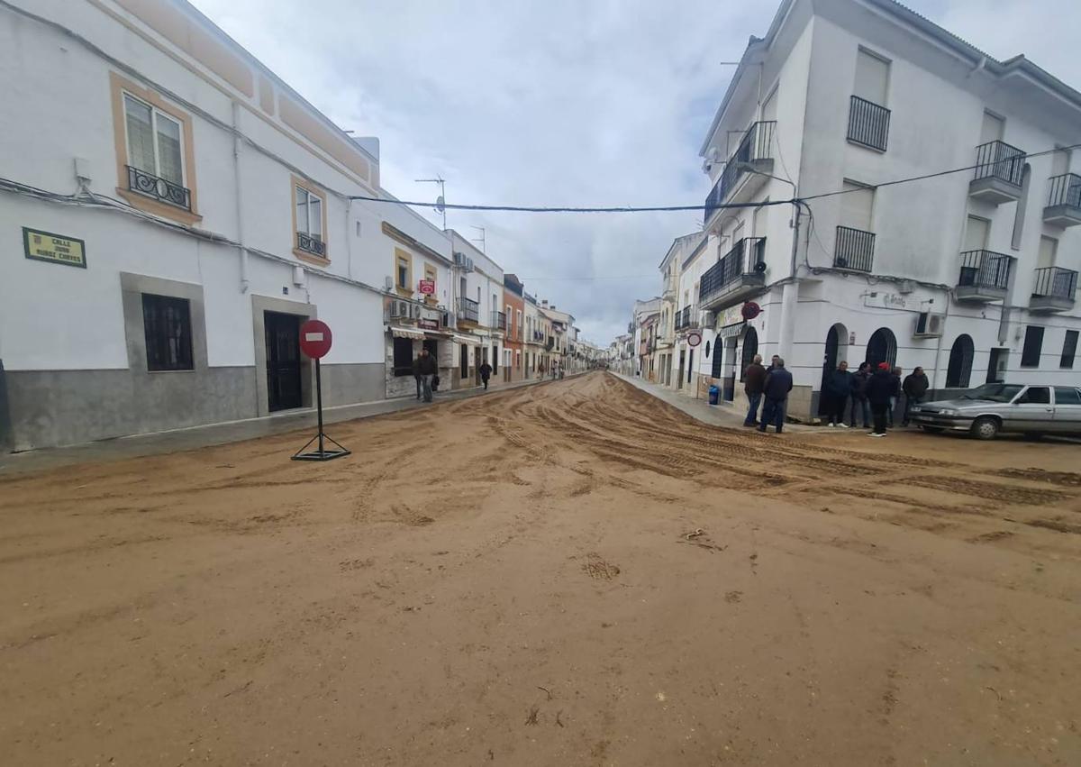 Imagen secundaria 1 - Vuelve la arena a La Corredera