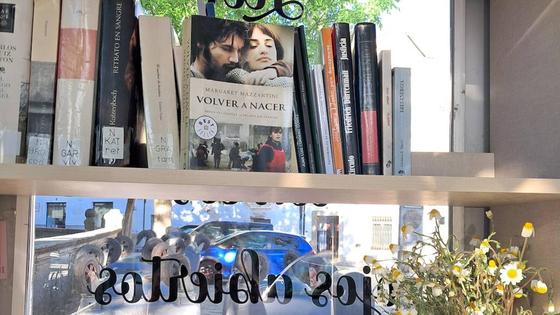 Las bibliocabinas de Arroyo de la Luz aumentan su fondo bibliográfico