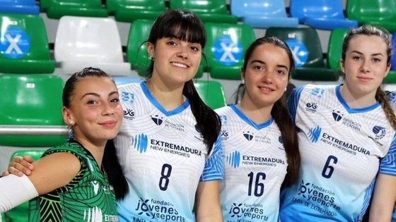 El Extremadura Arroyo renueva a Ángela Peña, Sara Molano y Marta Holgado