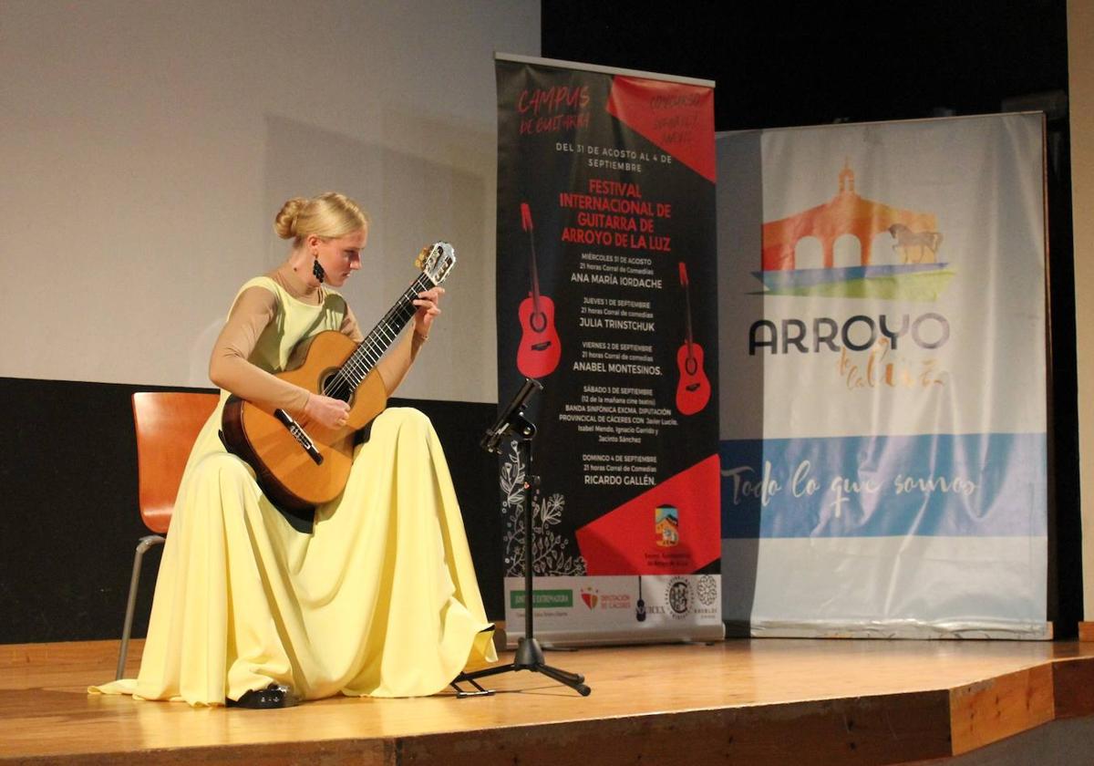Julia Trintschuk en concierto en Arroyo de la Luz