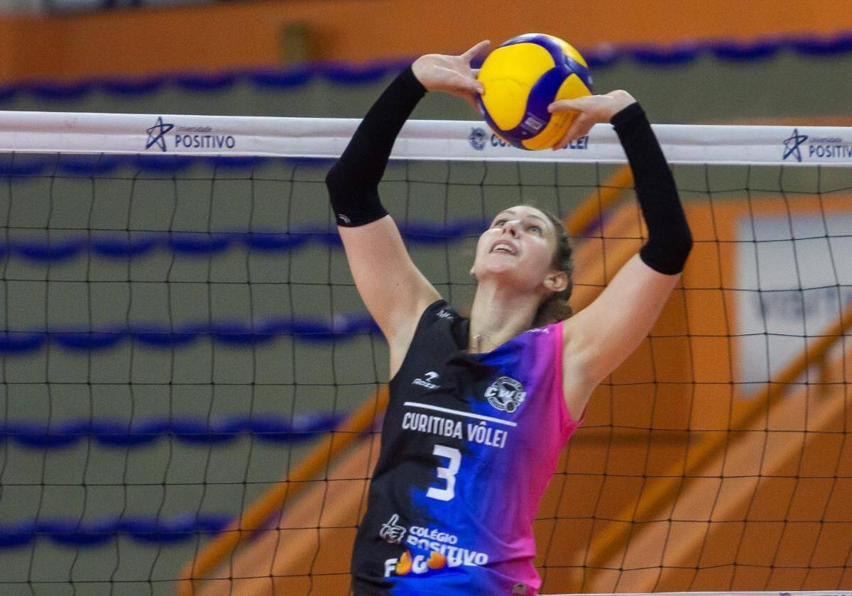 El Extremadura Arroyo ficha a la colocadora brasileña Gabi Sasso