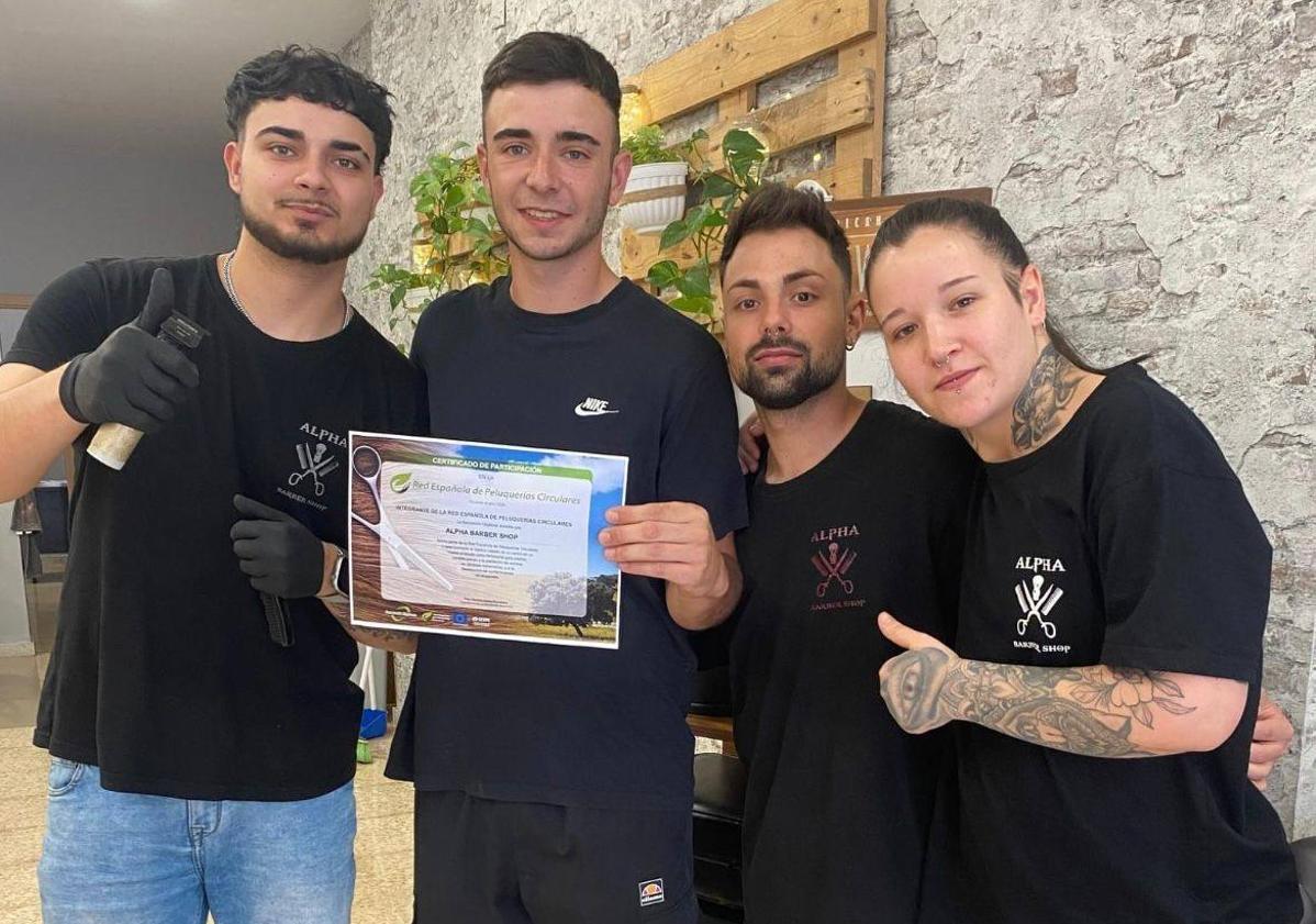 Imagen principal - Siete peluquerías cacereñas forman la Red Española de Peluquerías Circulares