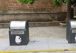 Una de las paradas de basura de la localidad.