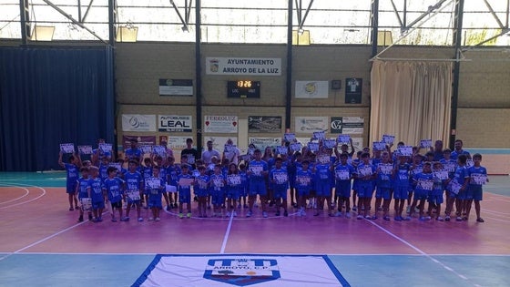 Finaliza el II Campus de Fútbol 'Fútbol + Vida' del Arroyo CP