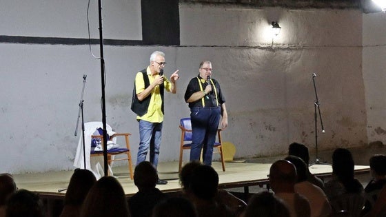 Edu Luky y Josete llenaron de risas el Cine de Verano de Arroyo de la Luz
