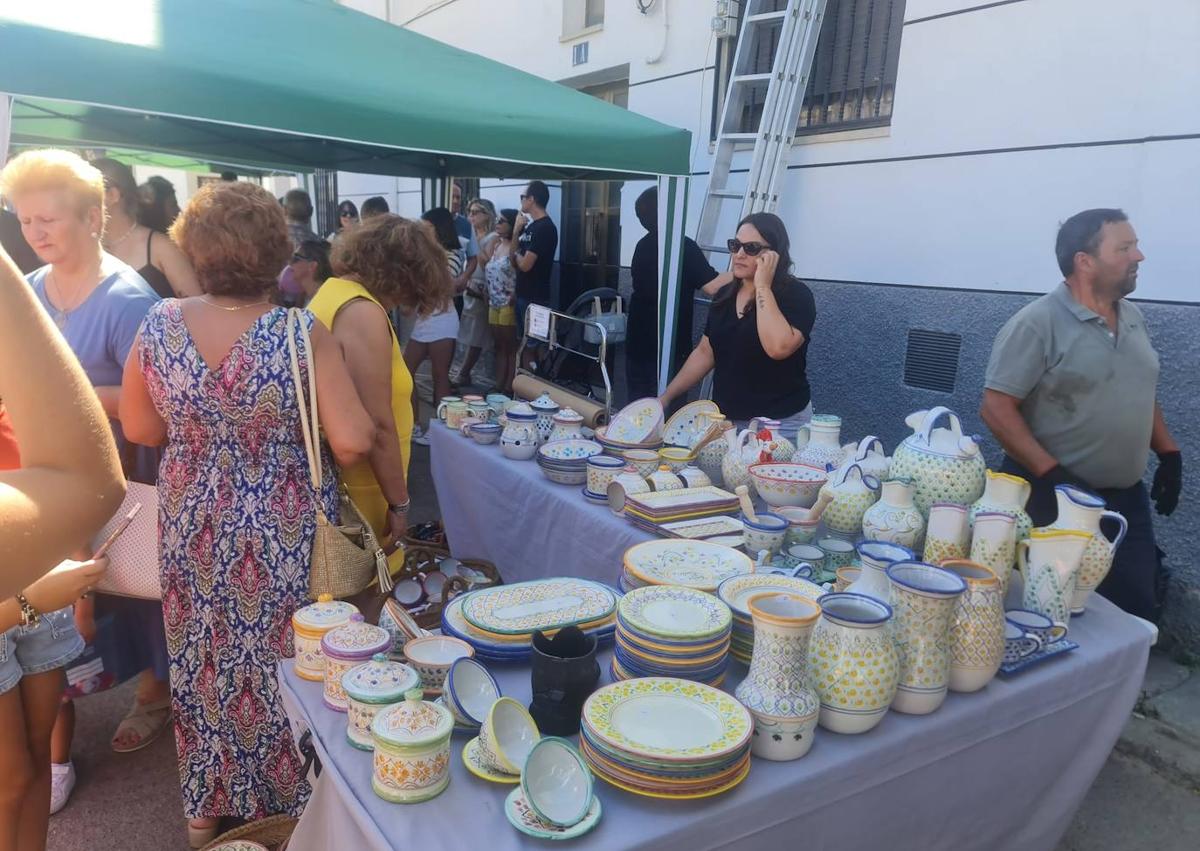 Imagen secundaria 1 - Fiesta y tradición arroyana durante el Día de los Olleros