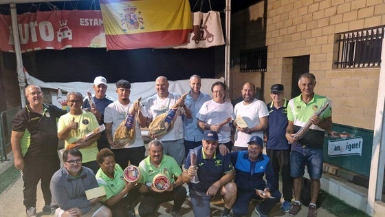 30 parejas compitieron en el IX Torneo Nocturno de Arroyo de la Luz