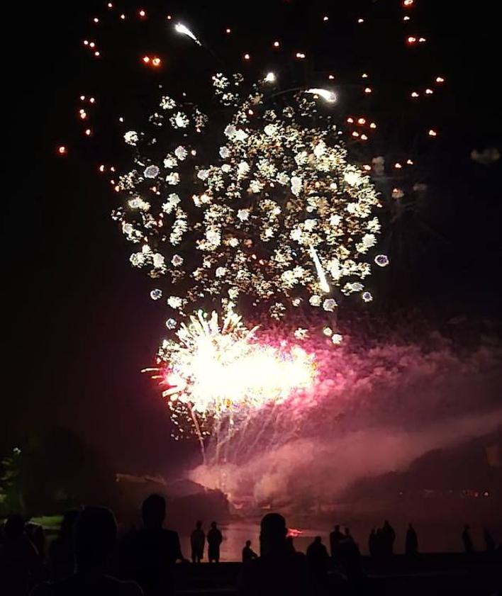 Imagen secundaria 2 - Los fuegos artificiales pusieron el broche de oro a las Ferias y Fiestas de Septiembre