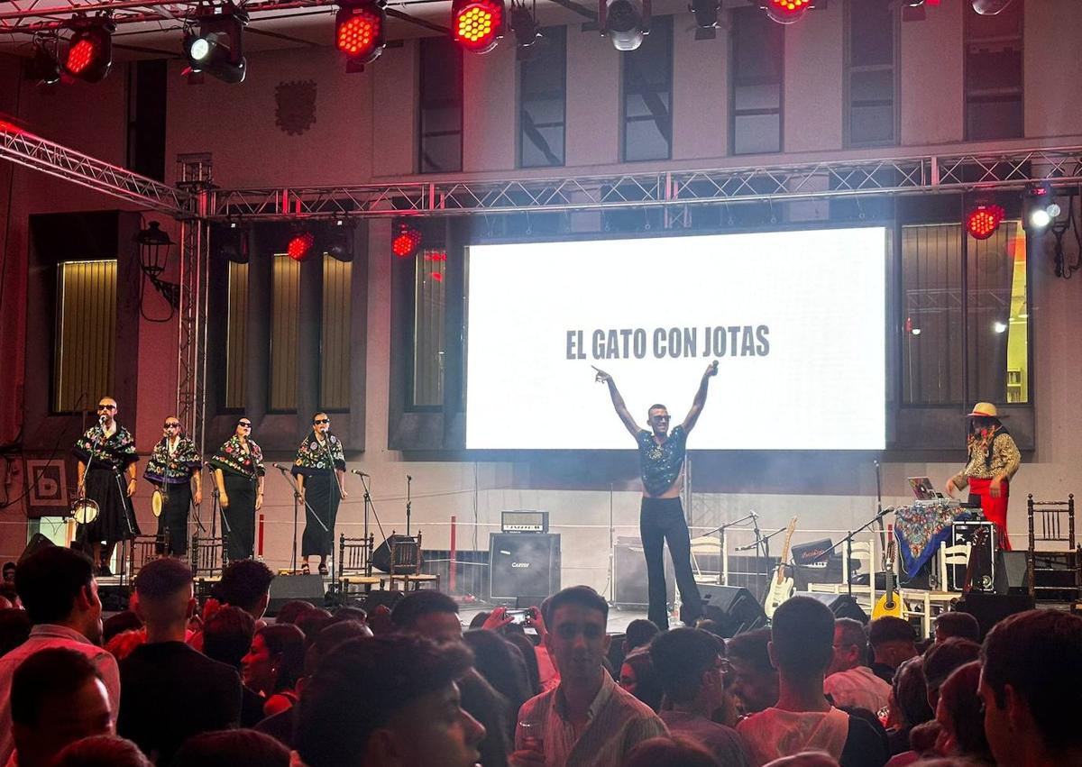 Imagen secundaria 1 - Los fuegos artificiales pusieron el broche de oro a las Ferias y Fiestas de Septiembre