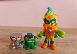 La biblioteca arroyana organiza una exposición y concentración de Superthing