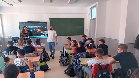 La Mancomunidad Tajo Salor ofrece varias charlas sobre el peligro de las Redes Sociales