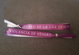 Pulseras entregadas en otro año durante el Día Contra la Violencia de Género.