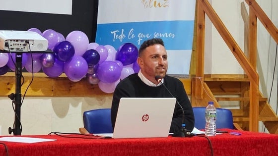 Teo Carrasco presenta su libro en un Corral de Comedias lleno