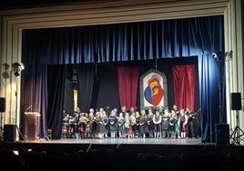 La Escuela de Baile Infantil del Harriero durante su actuación en la Gala Solidaria del pasado año.
