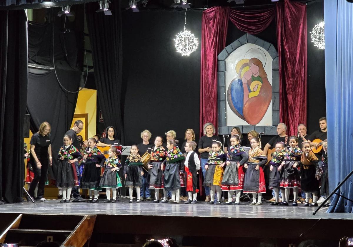 Imagen principal - La Gala Solidaria volvió a llenar el Cine-Teatro