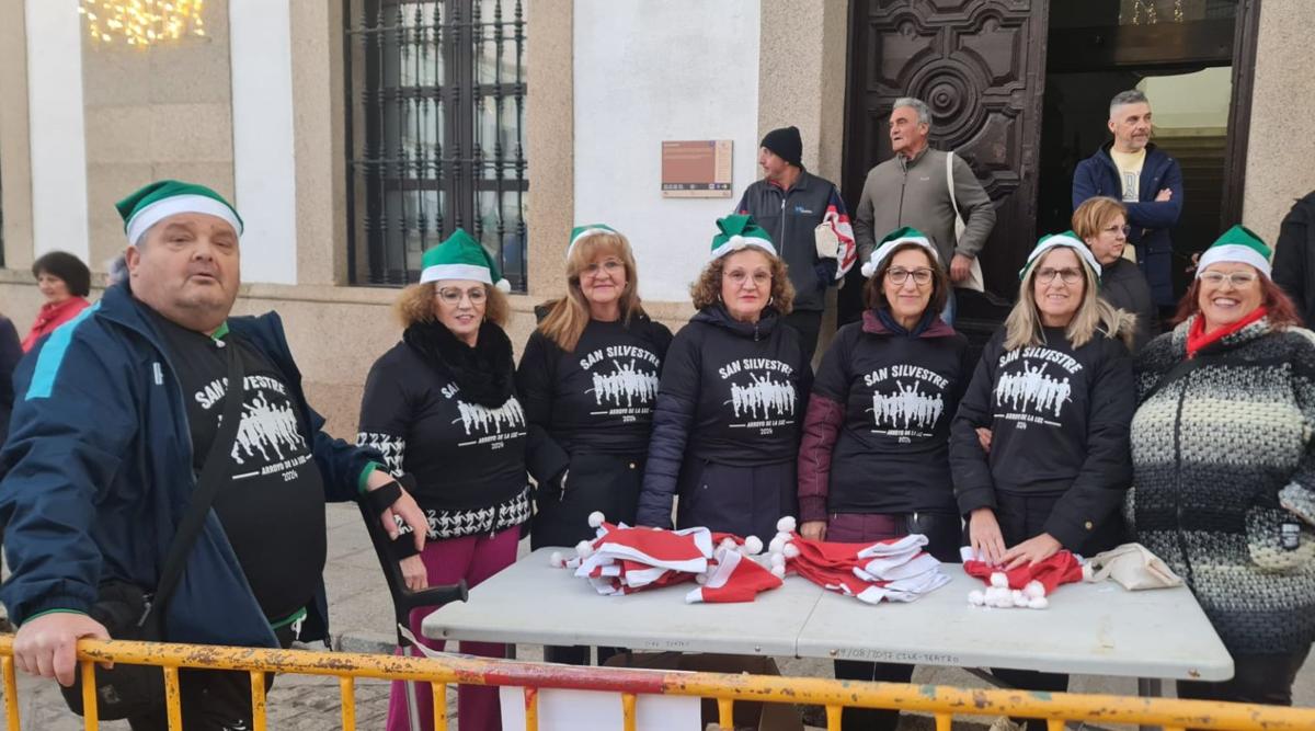 Imagen secundaria 1 - Arroyo se despidió de 2024 con la San Silvestre