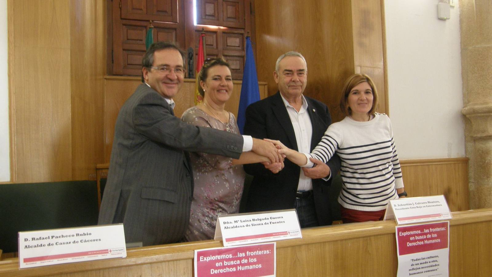 Momento de la firma del acuerdo por la construcción de una ciudadanía global. 