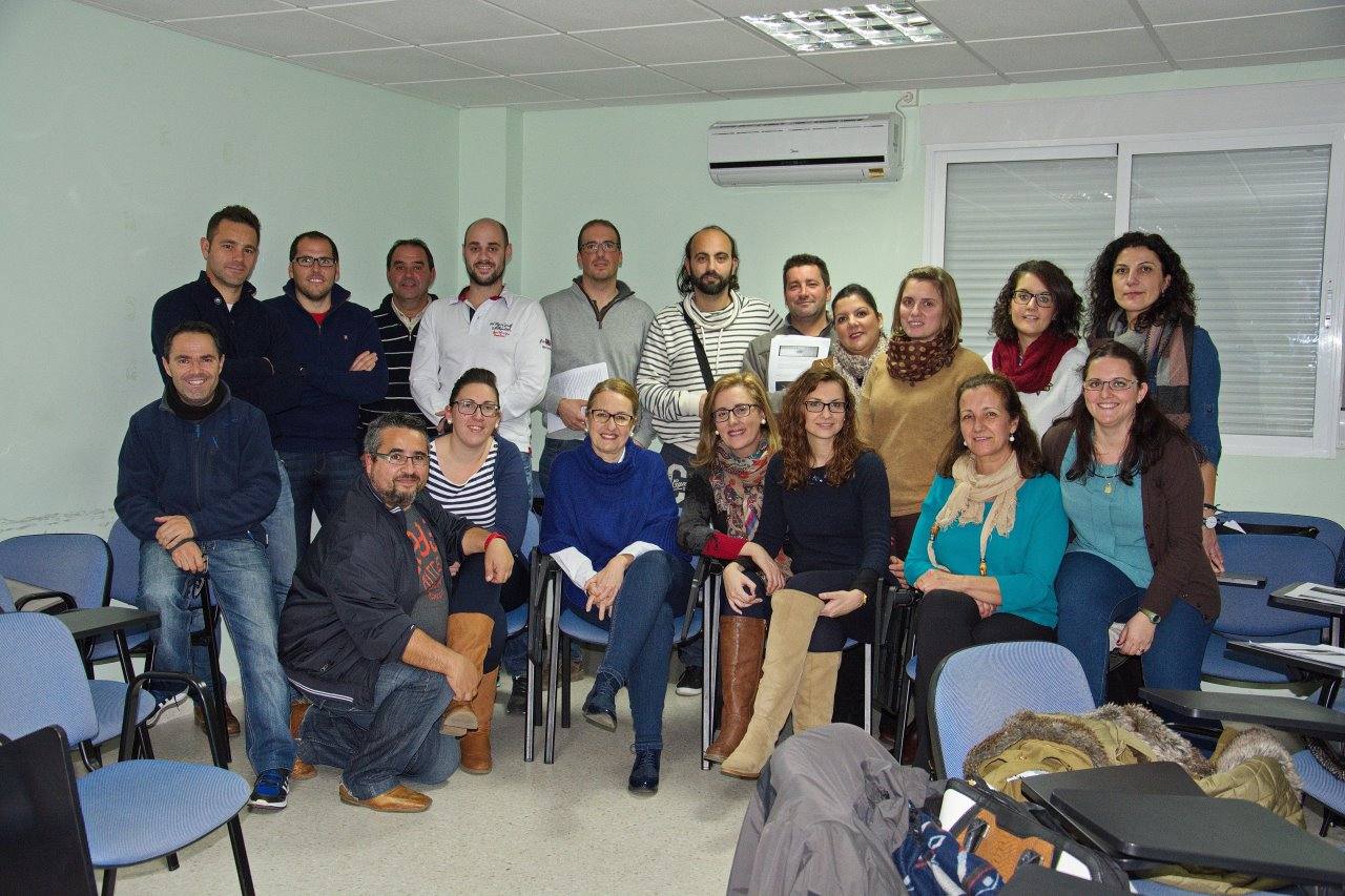 Alumnos y profesores del curso básico de fotografía.