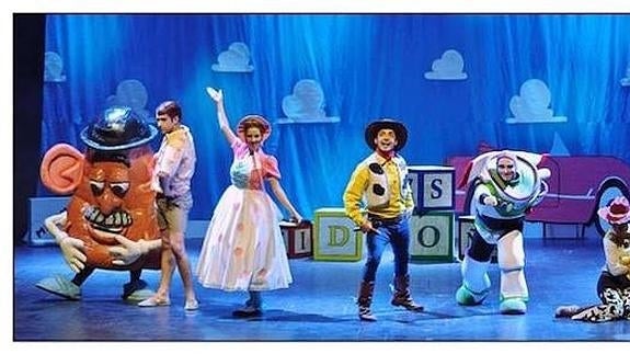 El musical Toy Story endrá lugar el domingo a las 17.00 y a las 20.00 horas en el Cine-Teatro del municipio. 