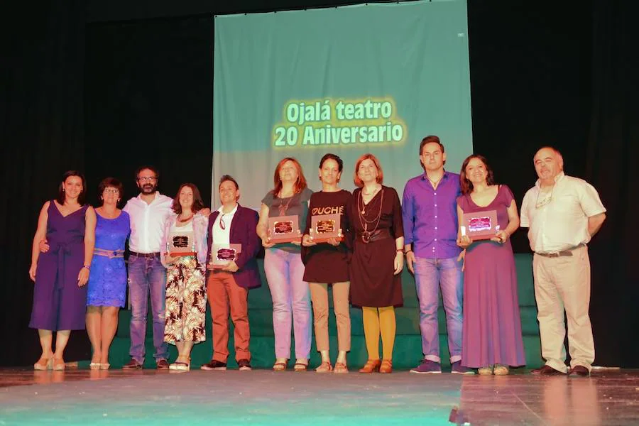 Más de 300 personas asistieron a la entrega de premios en la gala de clausura del XXX Certamen de Teatro de la localidad