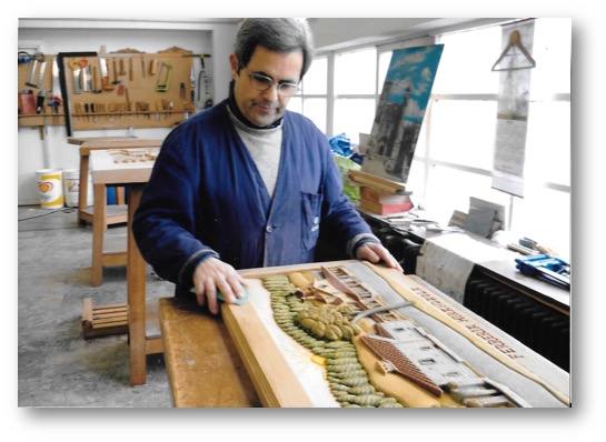 La Oficina de Turismo acoge la Exposición de artesanía en madera Ángel Caballero Amado