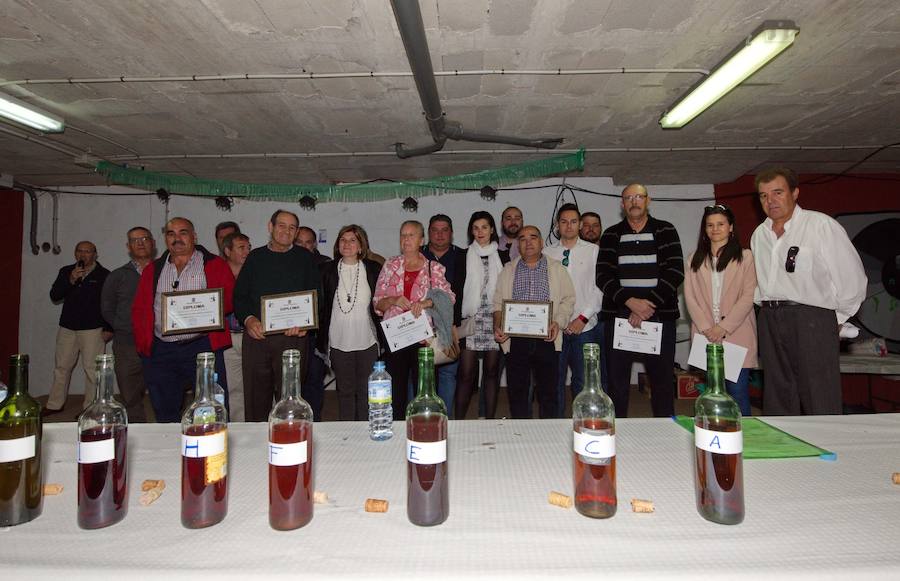 Premiados en el concurso de vinos. 