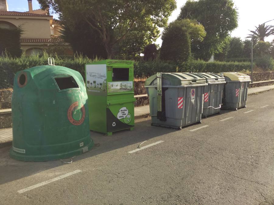 Contedores de reciclaje en la localidad. 