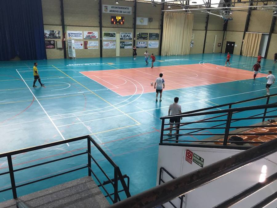 Partido en el primer fin de semana de la Liga de fútbol Sala de verano. 