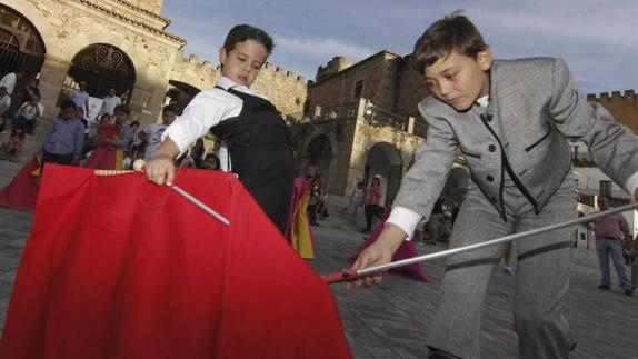 APOYO Y FOMENTO DE LA CULTURA TAURINA EN LA COMUNIDAD AUTÓNOMA EXTREMADURA
