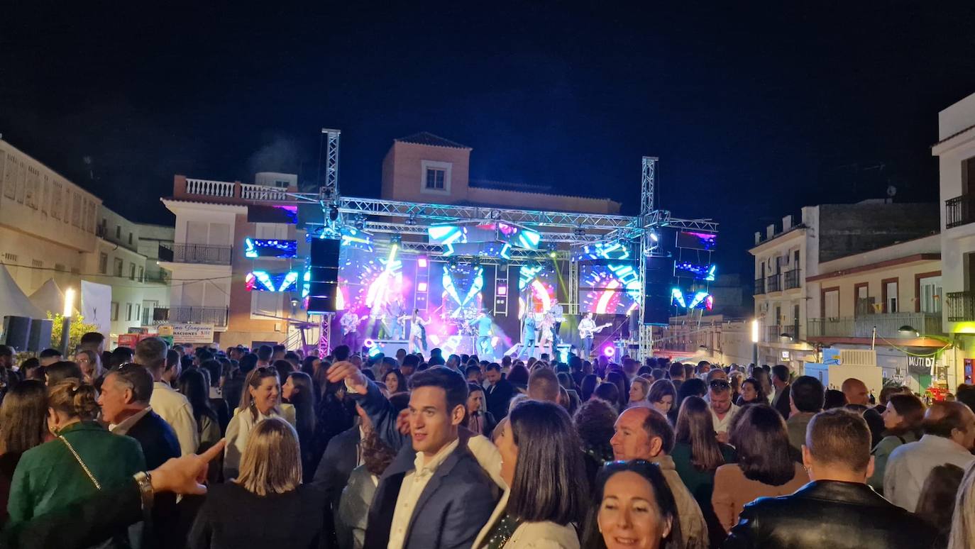 Imagen principal - Calamonte disfruta de unas multitudinarias fiestas de San José