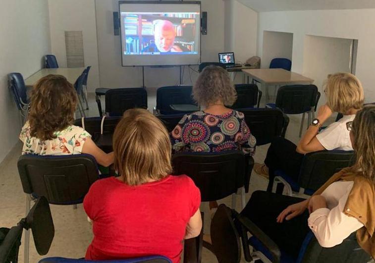 Varios usuarios disfrutaron del encuentro virtual con el autor Arturo Picazo