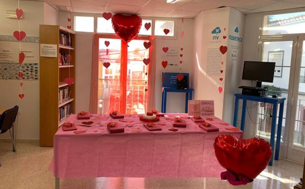 La biblioteca de Calamonte organiza citas a ciegas con libros por San Valentín