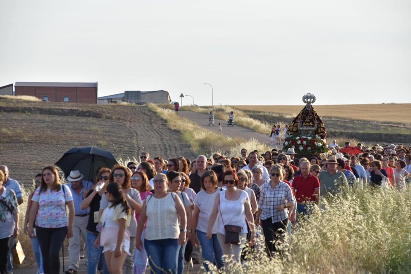 El pueblo de Campanario despidió a su Patrona, que tras 37 días en la parroquia, regresó el domingo 2 de junio a su ermita FOTOS: A. C.