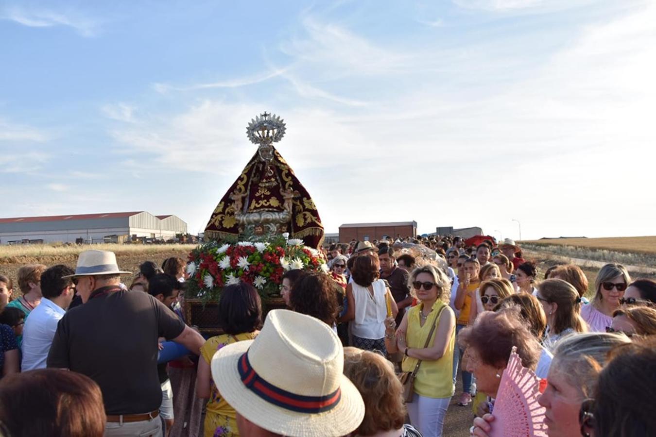 El pueblo de Campanario despidió a su Patrona, que tras 37 días en la parroquia, regresó el domingo 2 de junio a su ermita FOTOS: A. C.