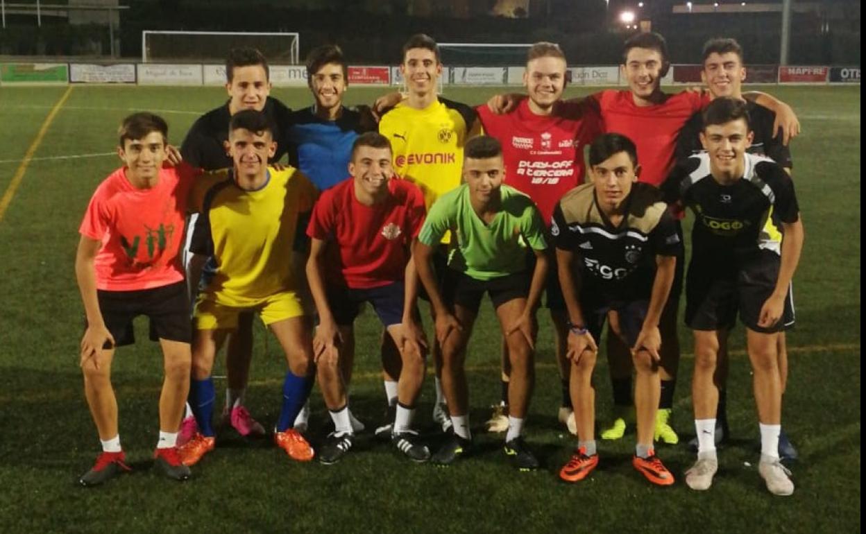 El Club de Fútbol Campanario Juvenil tras un entrenamiento. 