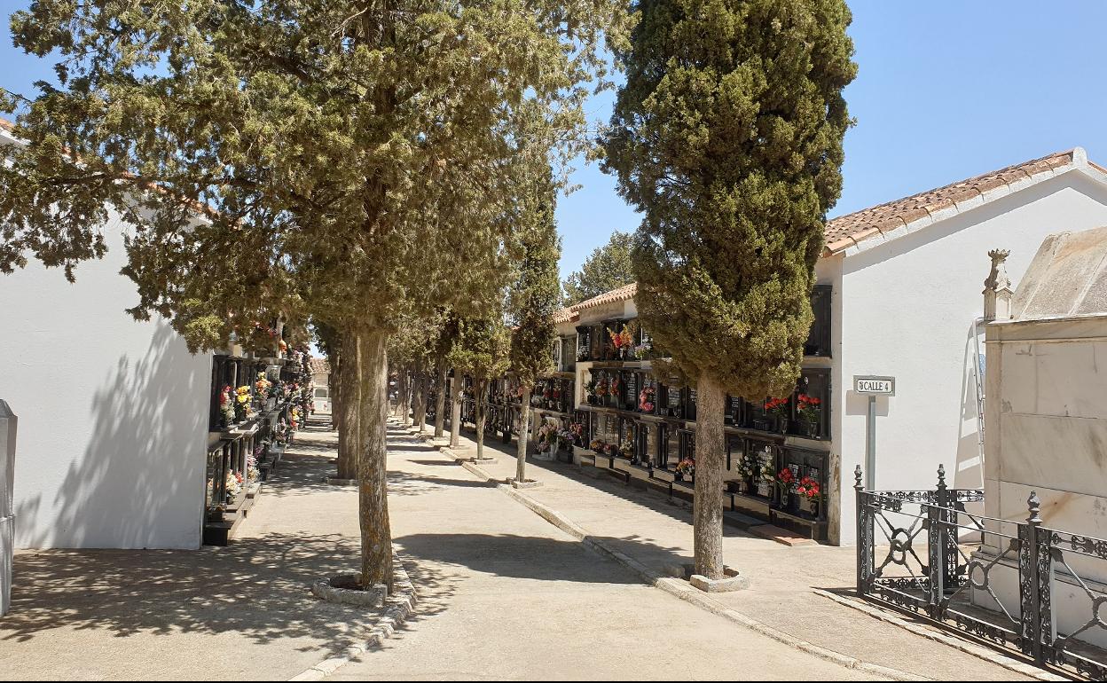 El cementerio acogerá la misa por los Santos Difuntos este sábado a las doce del mediodía