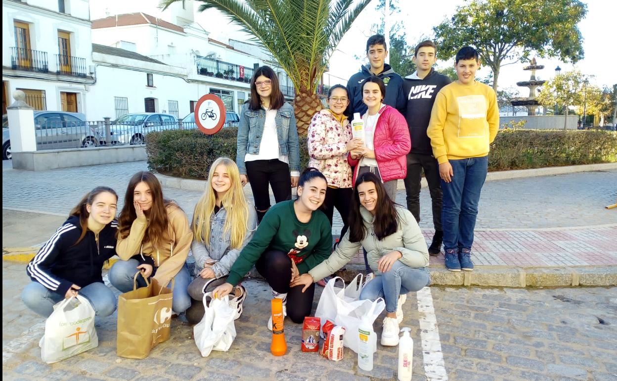 Cáritas recoge casi 300 litros de leche en la Campaña solidaria del Kilo