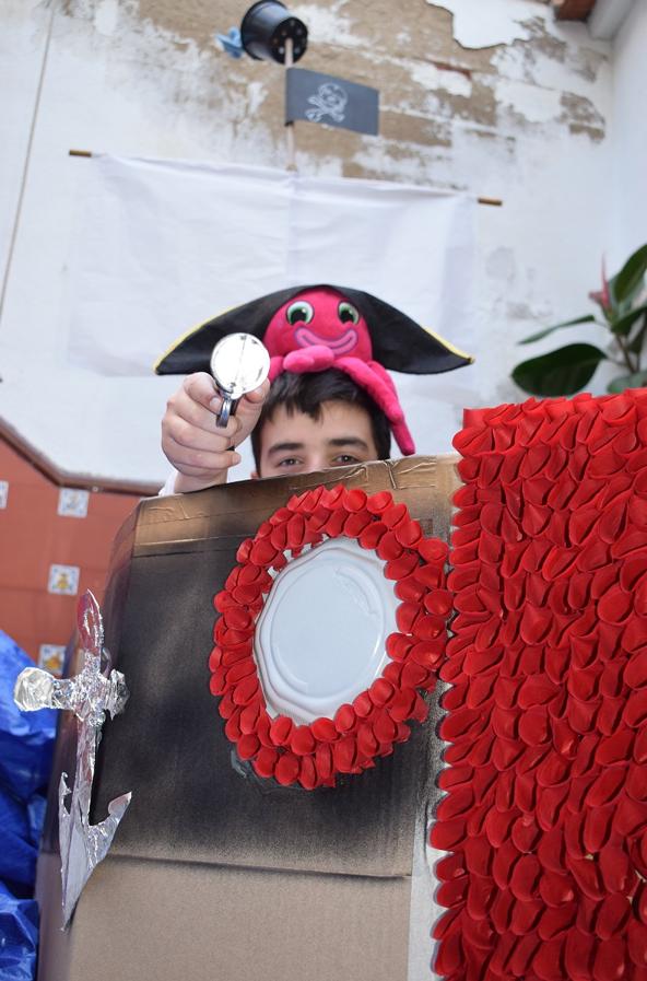 Guitarra en mano, los campanarienses cantaron a su patrona. 