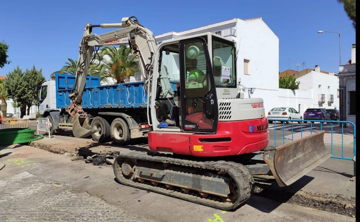Se están llevando a cabo obras de renovación y mejora de la red eléctrica