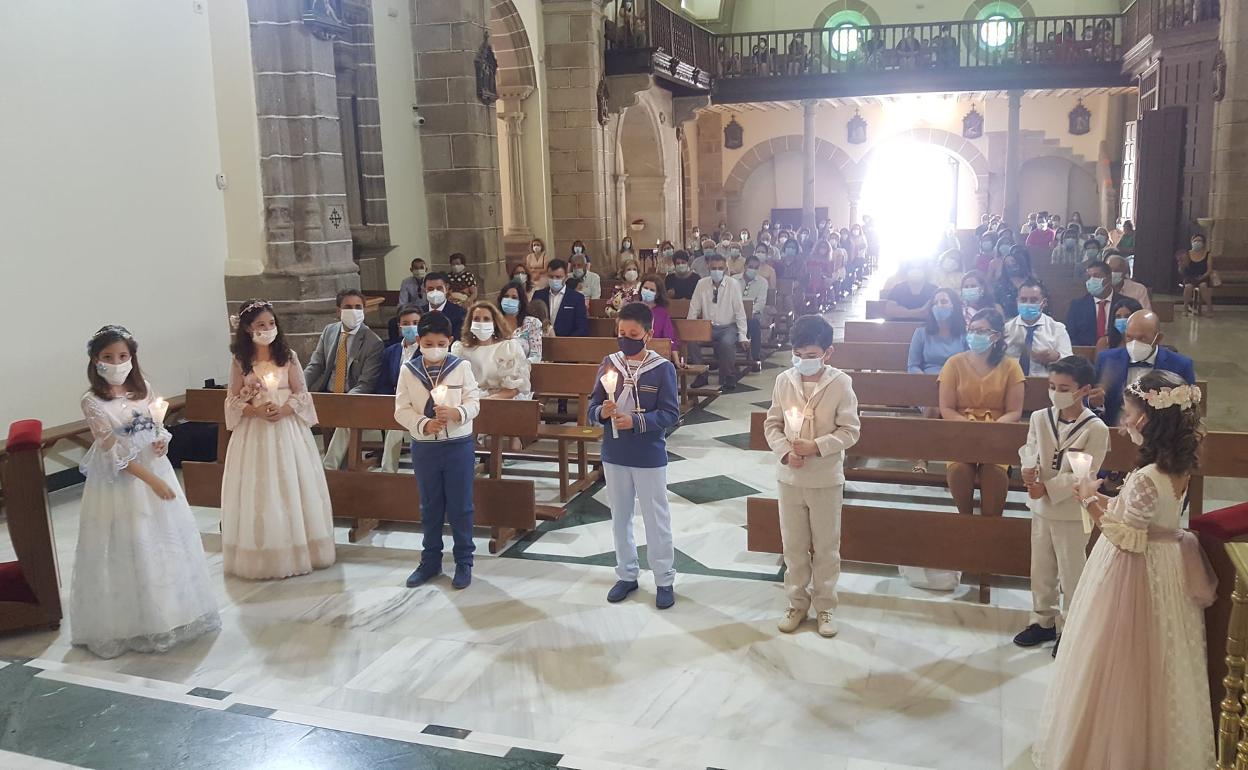 Siete niños han celebrado su Primera Comunión este fin de semana