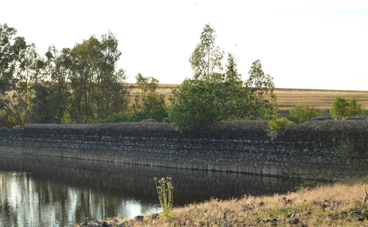 Pendiente de aprobar un proyecto para rehabilitar la muralla de El Paredón