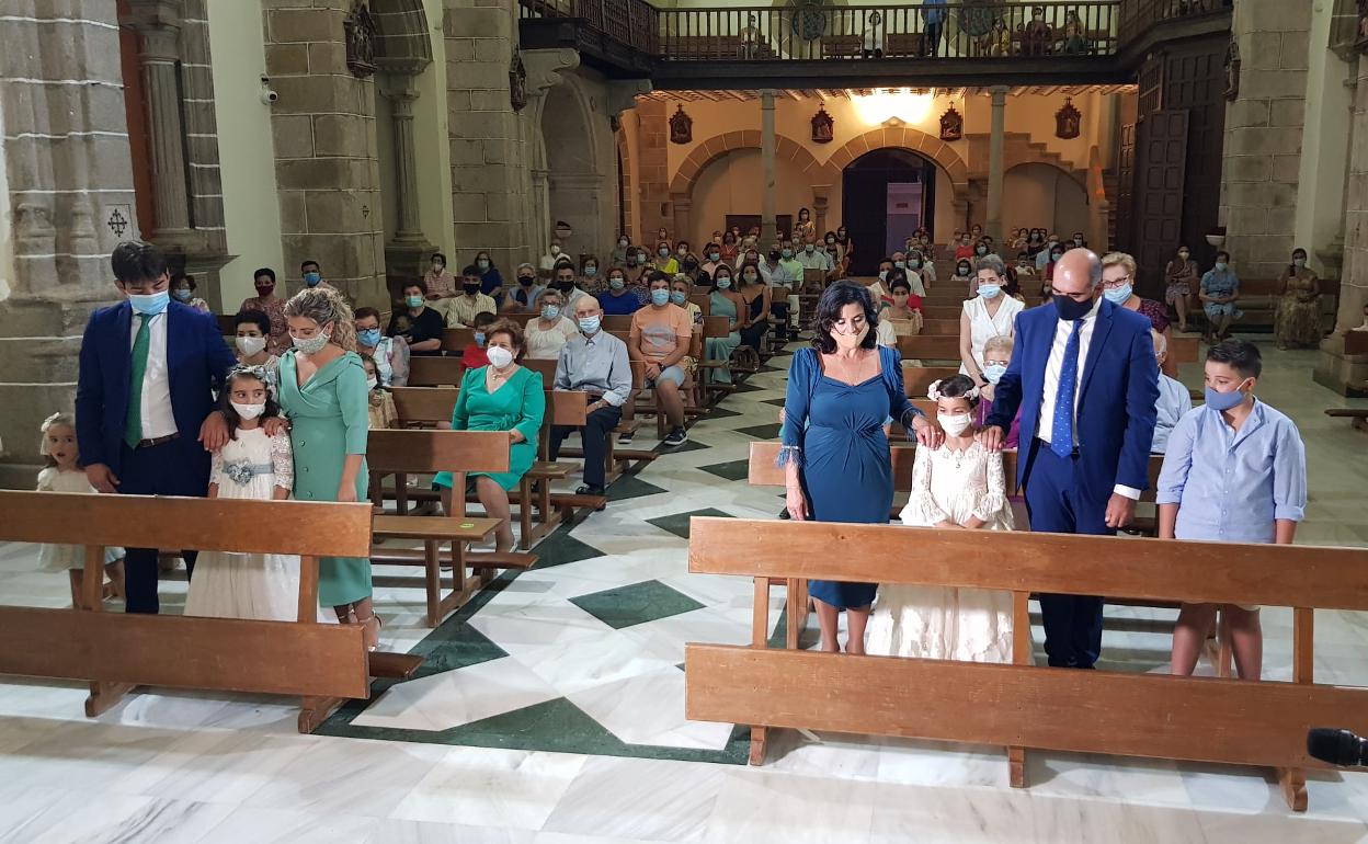 Dos niñas tomaron la Primera Comunión el pasado 8 de agosto