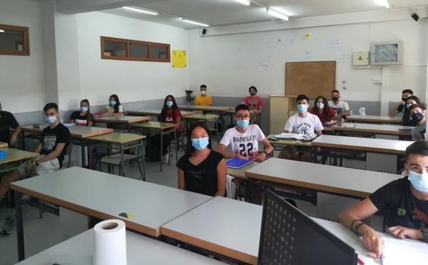Los alumnos son un ejemplo de cumplimiento de las normas. 