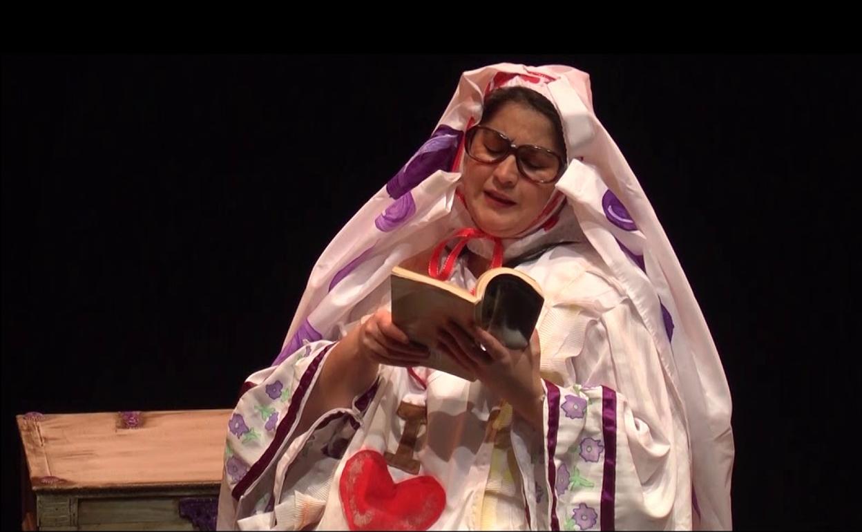 Protagonista y única actriz de la obra Ñoña Inés. 