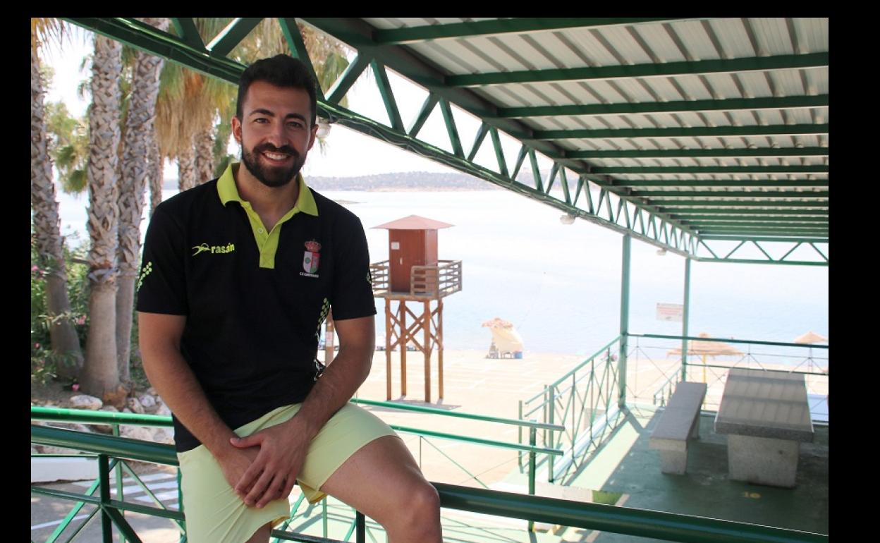 El jugador del CF Campanario, Miguel de Tena.