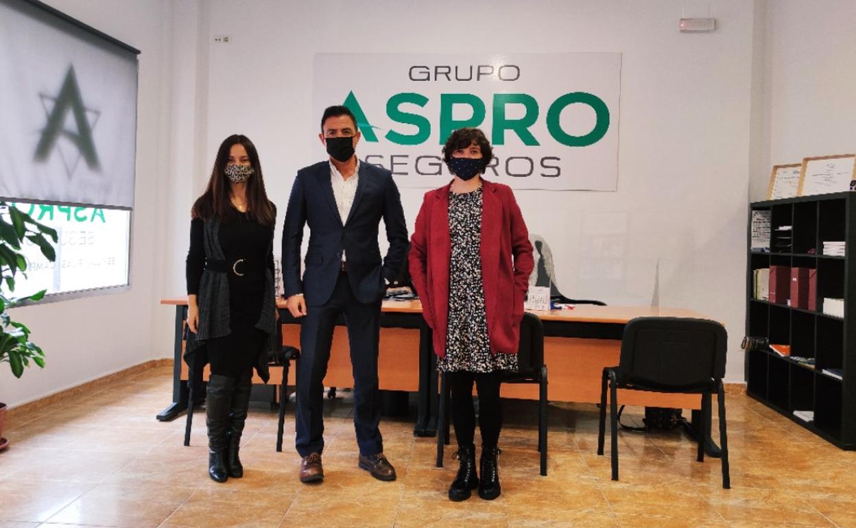 Personal encargado de la Aspro Seguros en Campanario. 