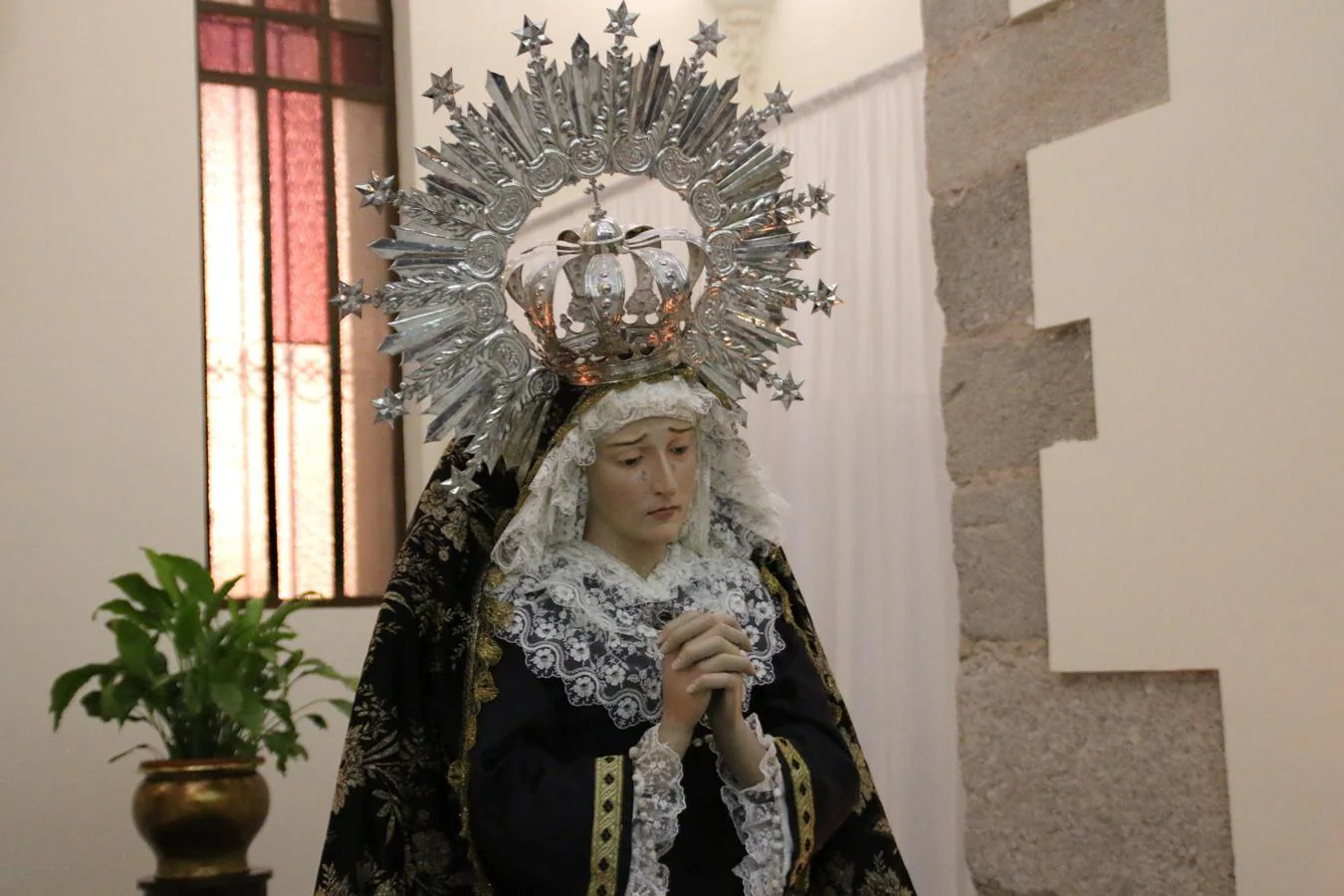 Fotos: Viernes de Dolores en una Semana Santa especial