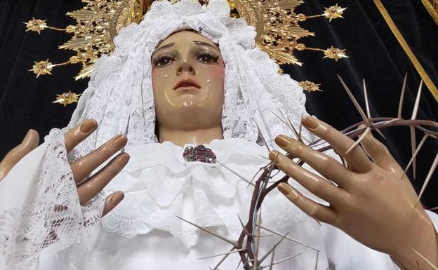 La Amargura con la corona de espinas. 