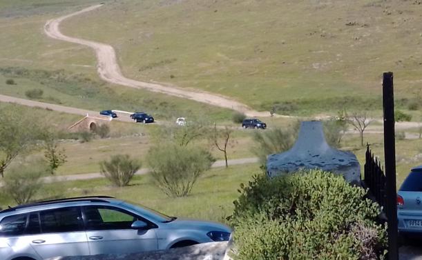 Coches camino de la ermita 
