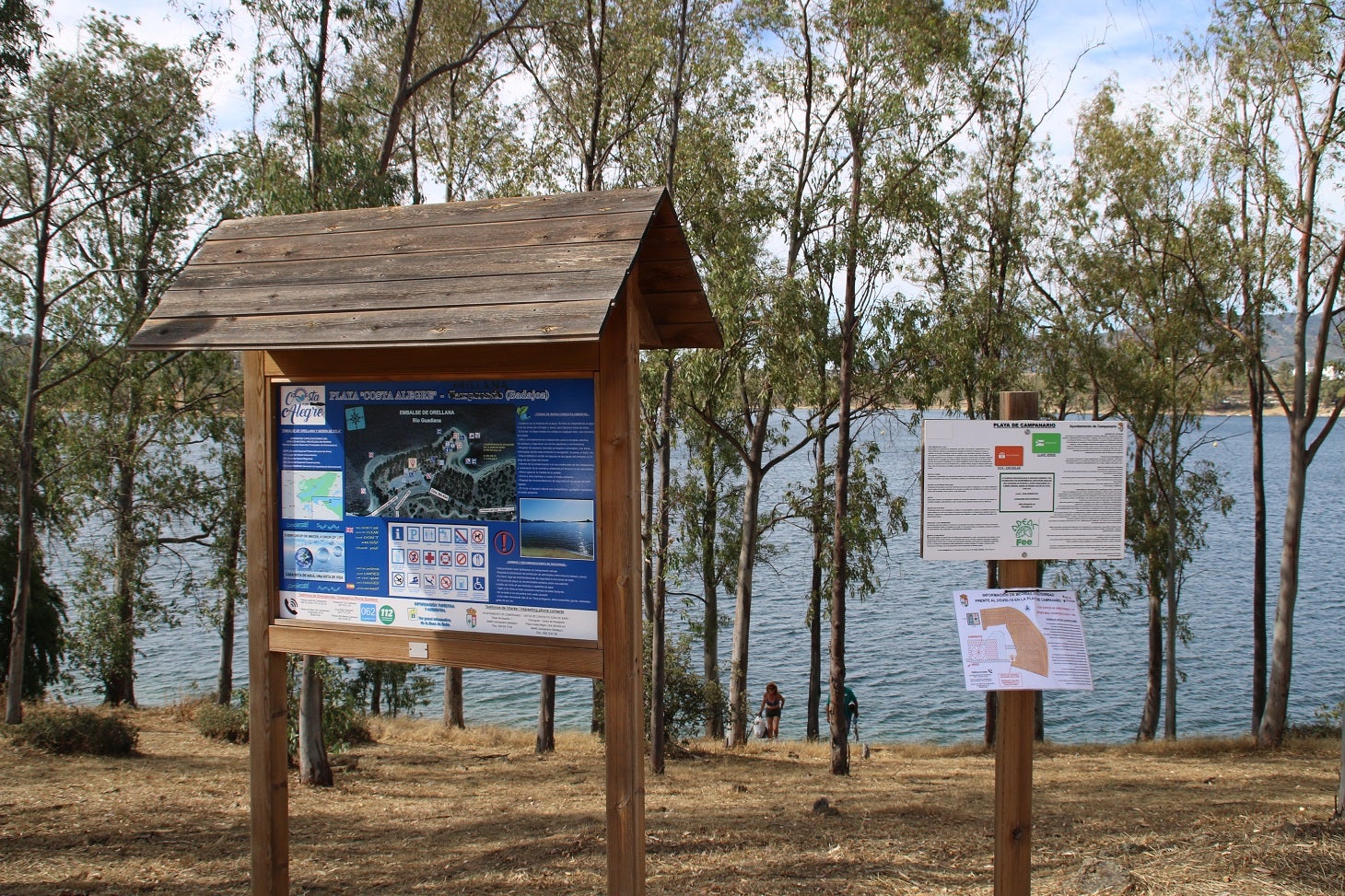 Playa Costa Alegre de Campanario en el Pantano de Orellana. 